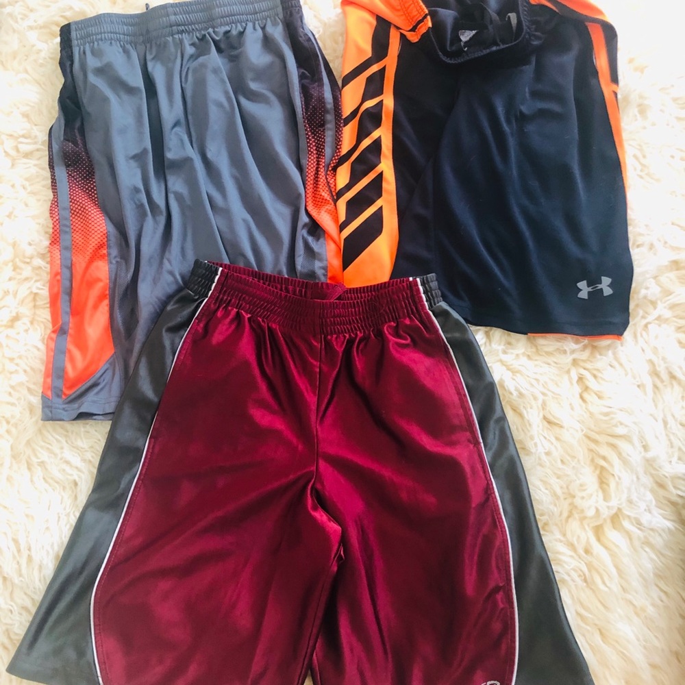 Boys basketball shorts Sz lg